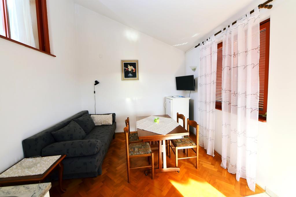 Apartments Zdjelar Poreč Eksteriør billede
