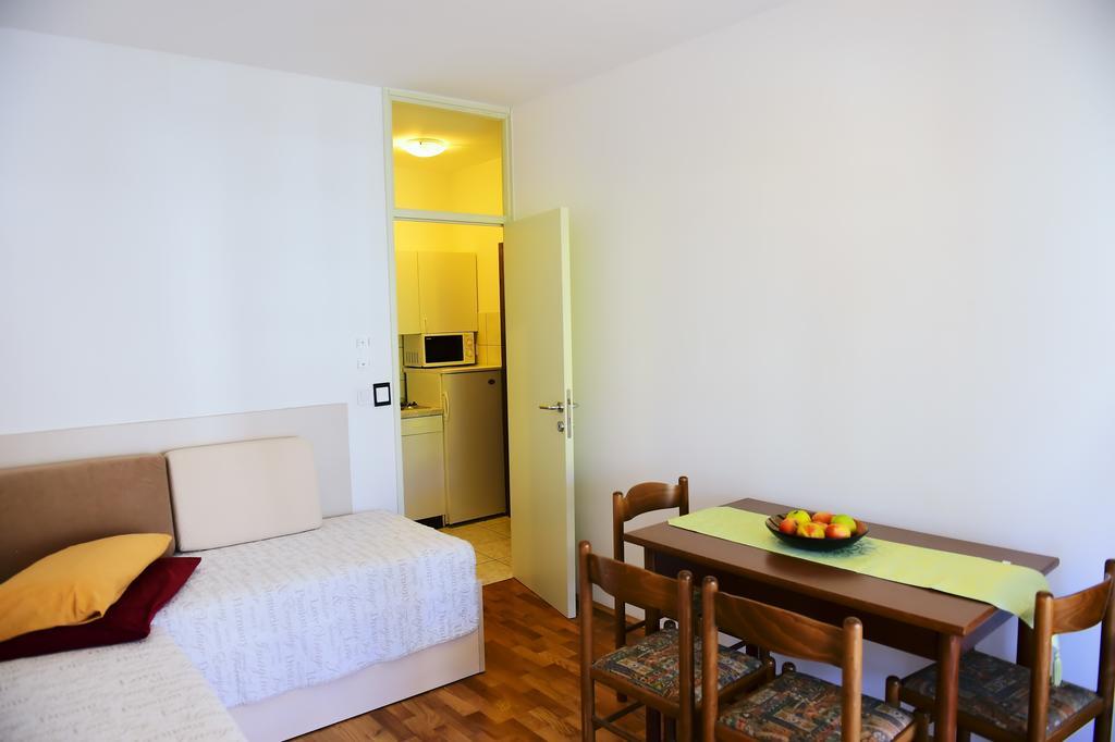 Apartments Zdjelar Poreč Eksteriør billede