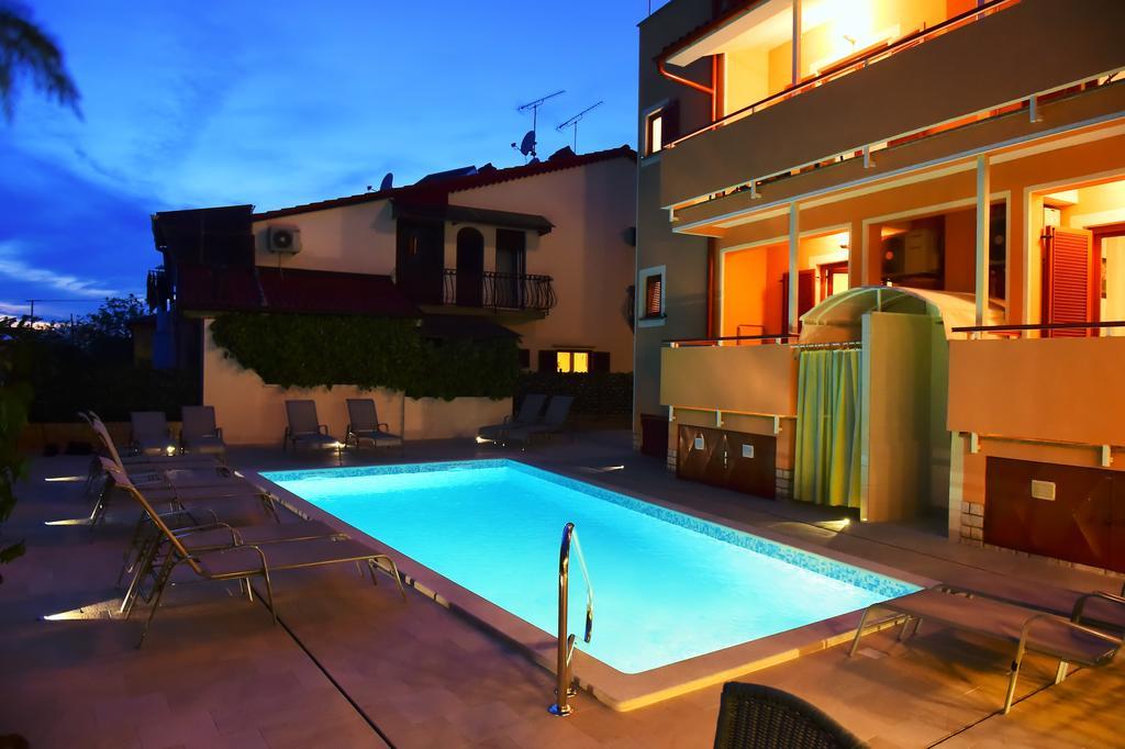 Apartments Zdjelar Poreč Eksteriør billede